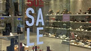 Μεγάλες εκπτώσεις για την προσέλκυση των καταναλωτών