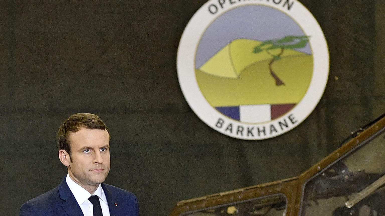 Le président français Emmanuel Macron en visite auprès des soldats français basés à Gao (nord du Mali), le 19/05/2017