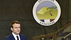 Le président français Emmanuel Macron en visite auprès des soldats français basés à Gao (nord du Mali), le 19/05/2017