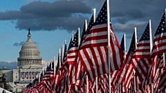 Fahnenmeer vor dem US-Kapitol. Die Sicherheitsvorkehrungen in Washington sind extrem 