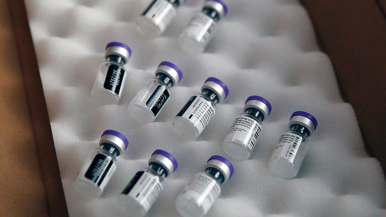 Fioles de vaccins Pfizer-BioNTech contre le Covid-19, Paris, 18 janvier 2021