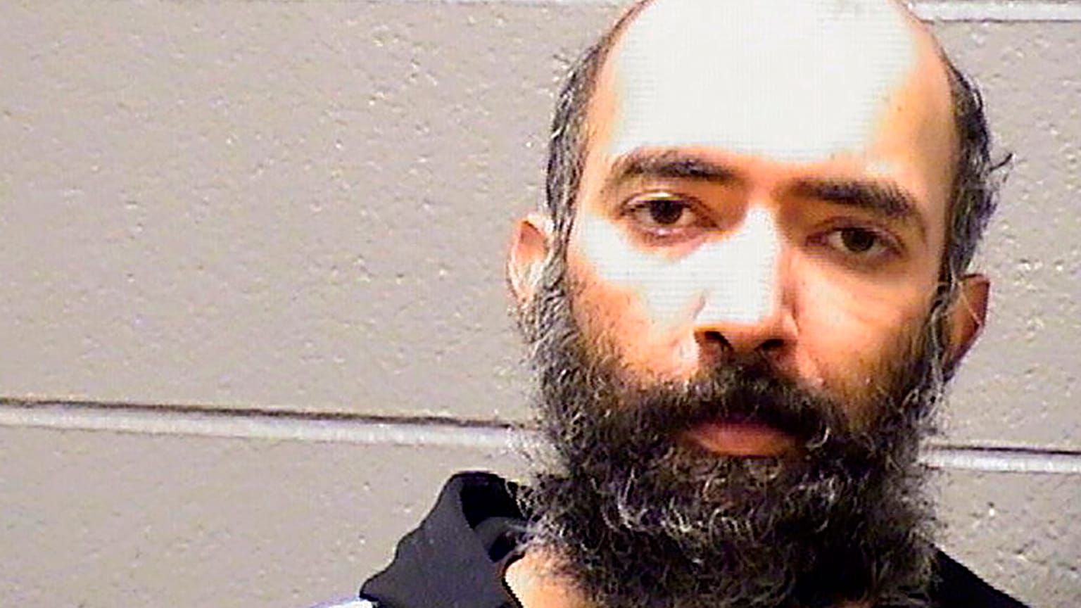 36 yaşındaki Aditya Singh 3 ay boyunca sahte kimlikle havaalanında yaşadı.