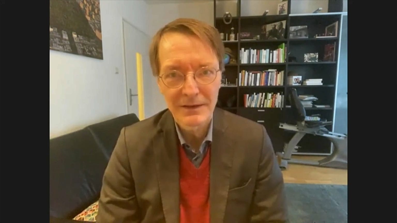 SPD-Gesundheitsexperte Karl Lauterbach im Gespräch mit Euronews.