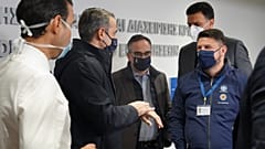 Ο Έλληνας πρωθυπουργός Κυριάκος Μητσοτάκης με τον υφ. Πολιτικής Πορστασίας Νίκο Χαρδαλιά 