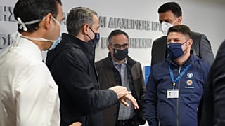 Ο Έλληνας πρωθυπουργός Κυριάκος Μητσοτάκης με τον υφ. Πολιτικής Πορστασίας Νίκο Χαρδαλιά 