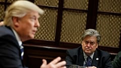 Steve Bannon (à direita) foi diretor de campanha e principal estratega de Donald Trump