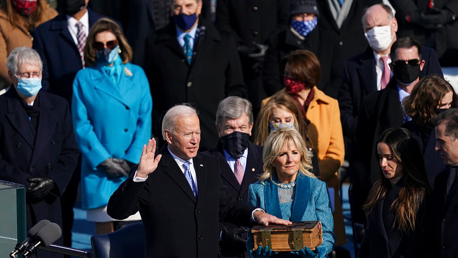 Joe Biden az eskütétel pillanatában