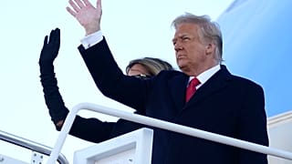 Ehepaar Trump fliegt nach Florida.