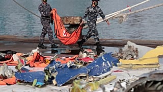 Uçaktaki 62 kişiden kurtulan olmazken arama çalışmalarında toplanan ceset parçalarından 43 kişinin kimliği tespit edildi
