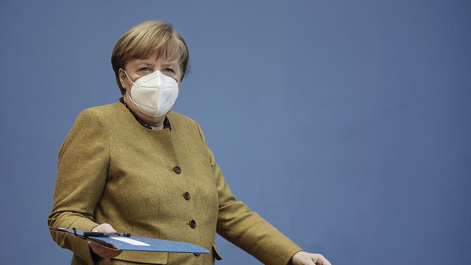 Alemania considera un control fronterizo si sus vecinos no endurecen las restricciones