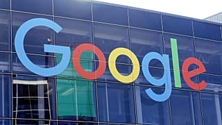 Archives : le logo de Google sur l'un des bâtiments du géant du web sur son quartier général à Montain view en Californie, le 24 septembre 2019