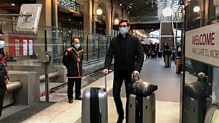 EU mulls closing borders