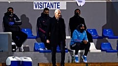 Zinedine Zidane koronavirüse yakalanması sebebiyle bu hafta oynanacak La Liga maçında takımın başında yer alamayacak.