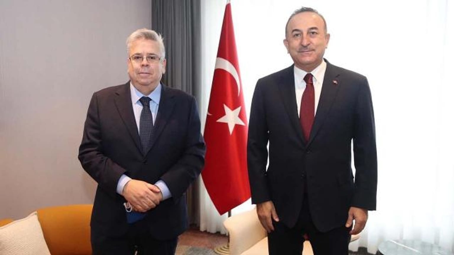 Nacho Sanchez Amor ve Mevlüt Çavuşoğlu