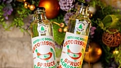 Estonic Soda, a bebida engarrafada de essência de árvore de natal