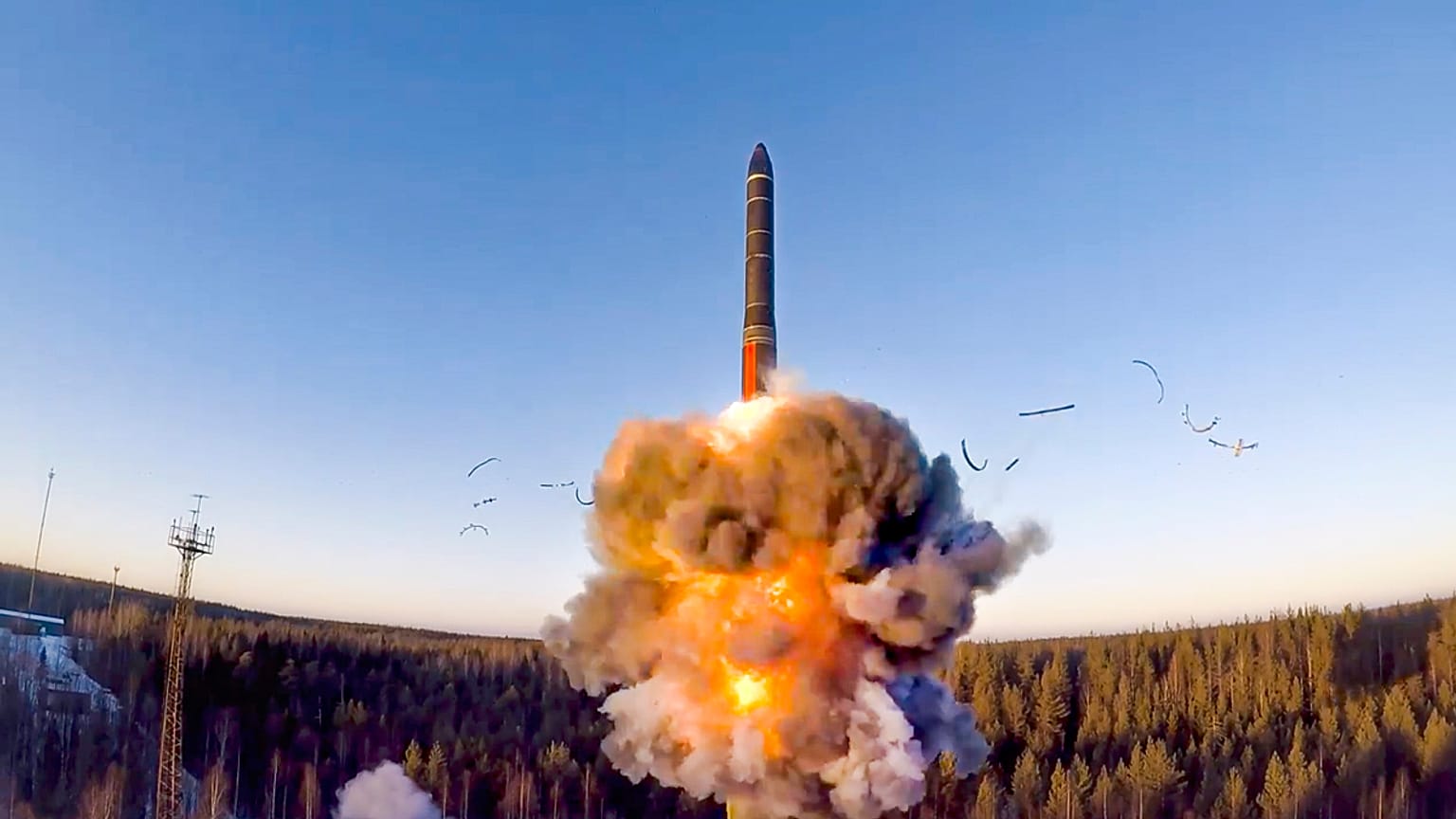 Exercício militar na base russa de mísseis balísticos intercontinentais de Plesetsk