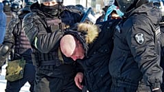 Rusya'nın Habarovsk kentindeki Navalny protestosunda göstericiler gözaltına alındı