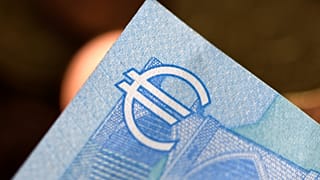 Türkiye, “Finansal Hesap Bilgilerinin Otomatik Değişimine İlişkin Çok Taraflı Yetkili Makam Anlaşması'nı Nisan 2017'de imzaladıktan sonra 31 Aralık 2019'da onaylandı.
