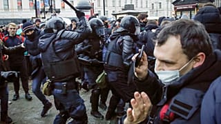 -50 fokos hidegben tüntettek Navalnij mellett 