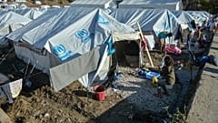 Yunanistan'da bir mülteci kampı
