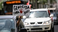 "Genozid. Bolsonaro raus" hieß es auf dem Schild eines Demonstrierenden in Rio de Janeiro