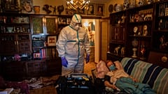 Foto tomada en el interior de una vivienda en Madrid (España), el 1 de mayo de 2020. 