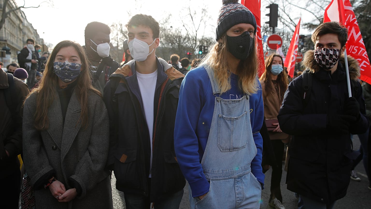 Estudiantes se manifestaron el 20 de enero de 2021 en París, Francia. 