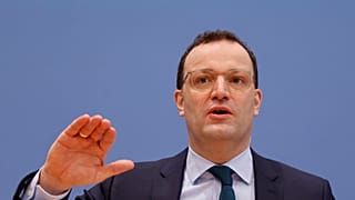 Gesundheitsminister Spahn bei einer Pressekonferenz am Freitag