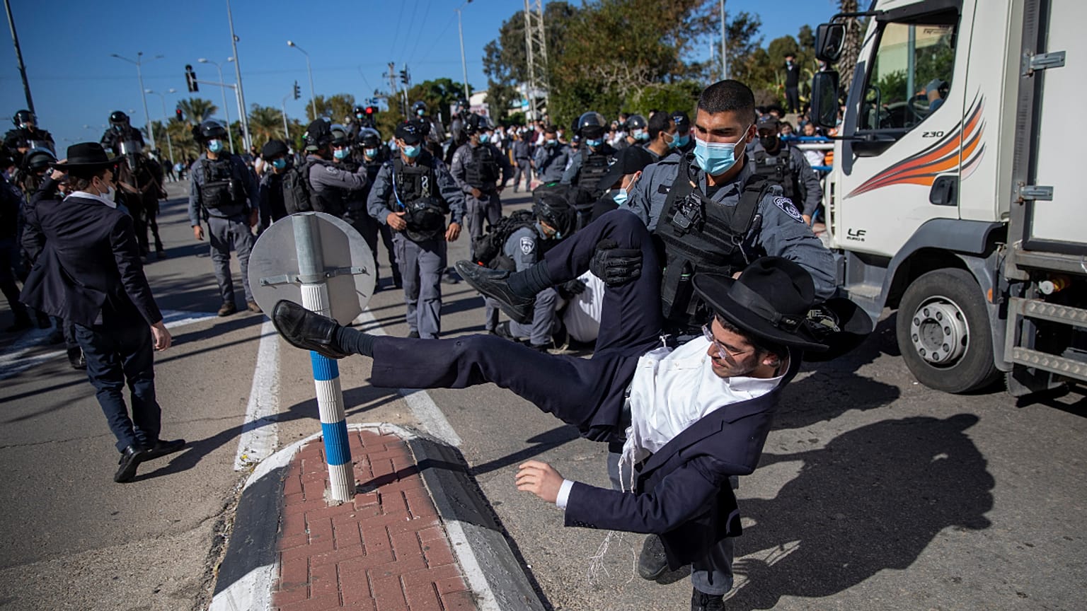 Confrontos entre a polícia e judeus ultra ortodoxos em Israel