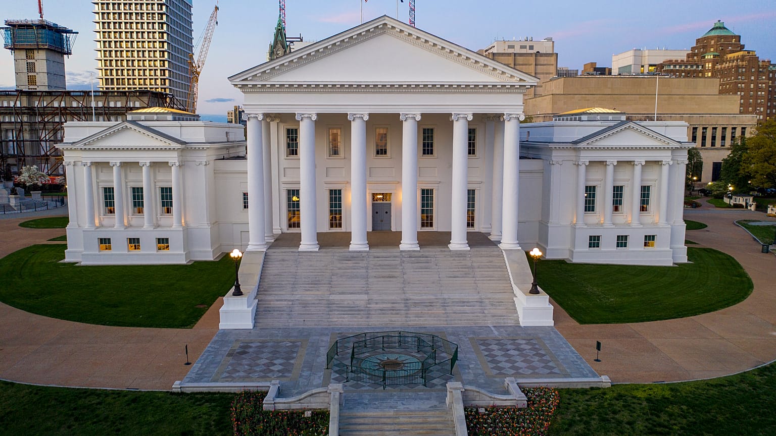 Archives : le Capitole de Virginie, siège de l'Assemblée générale l'Etat, à à Richmond le 2 avril 2020
