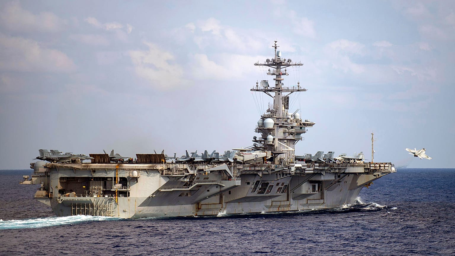 USS Theodore Roosevelt uçak gemisi