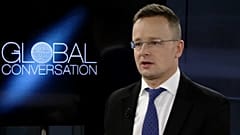 Der ungarische Außenminister Péter Szijjártó im Euronews-Interview