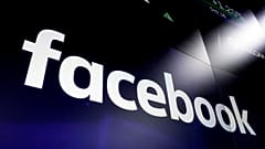 A Facebook logója a Nasdaq kijelzőjén