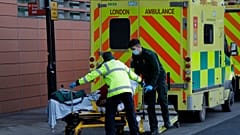 Großbritannien verzeichnet mehr als 100.000 Corona-Tote - Portugal will internationale Hilfe