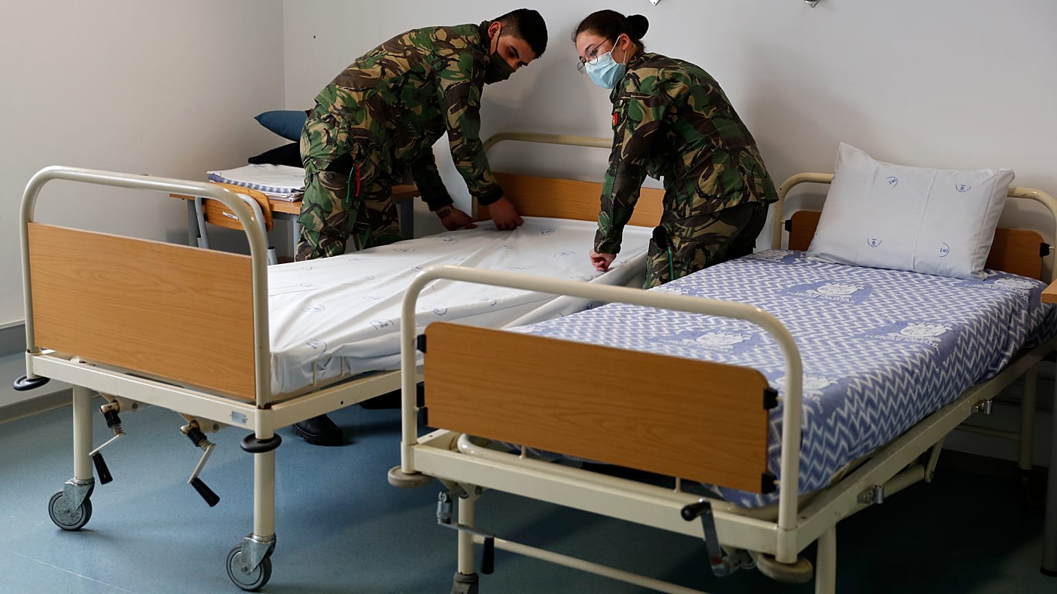 Das Militär hilft in den Krankenhäusern