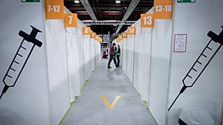 Centro de vacunación en Berlín, Alemania