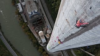 Hoch hinaus: Klettern auf den höchsten Schornstein Europas