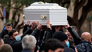 خلال تشييع الطفلة الإيطالية صاحبة الأعوام العشرة في باليرمو