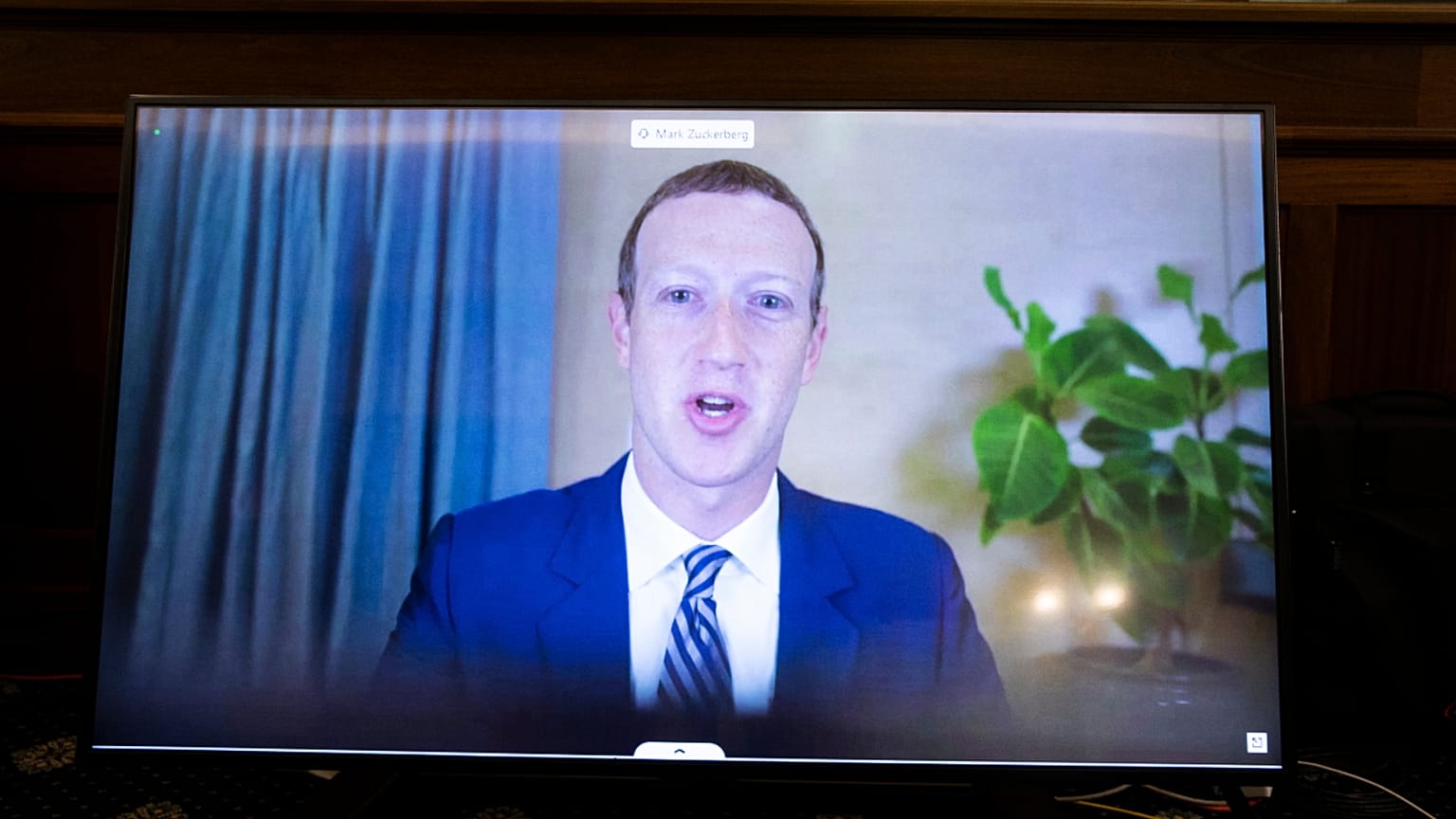 إذاعة لكلمة زوكربرغ