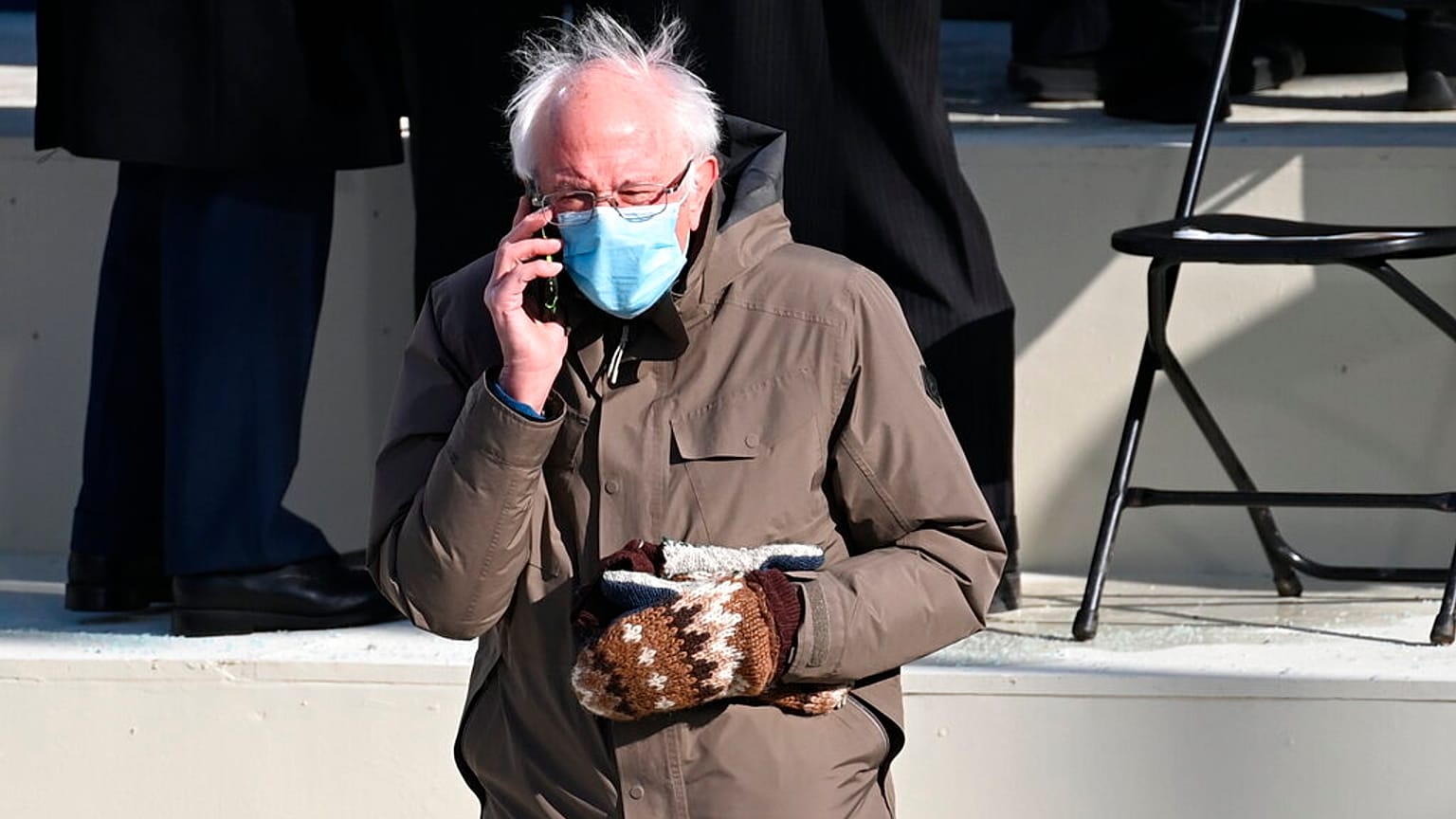 Mit diesem Look schrieb Vermont-Senator Bernie Sanders am Tag von Bidens Amtsantritt Geschichte, 20.01.2021
