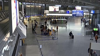 Covid: nuove strette sui viaggi in Europa