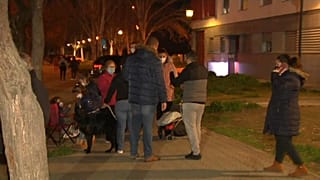 Vecinos de Granada pasan la noche en la calle por un nuevo terremoto