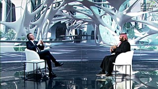 ولي العهد السعودي محمد بن سلمان رفقة رئيس الوزراء الإيطالي السابق ماتيو رينزي خلال مؤتمر الابتكار في الرياض