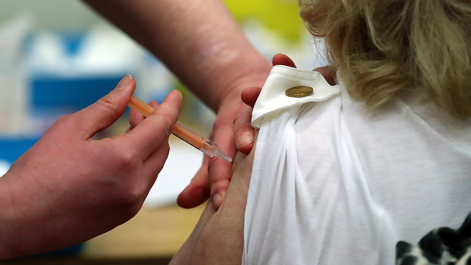 Európában harmadikként megkapta az engedélyt az AstraZeneca is 