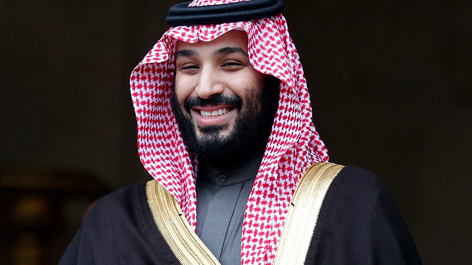 Il principe ereditario saudita Mohammad Bin Salman ricevuto nel 2018 a Parigi. L'Arabia Saudita è stato il più grande importatore di armi al mondo (2015-19)