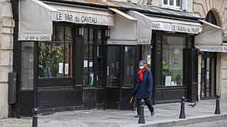 Europe closes borders in fight against coronavirus variants 