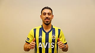 Fenerbahçe'nin Medipol Başakşehir'den transfer ettiği milli futbolcu İrfan Can Kahveci, sarı-lacivertli formayı giydi