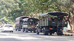 Militärs in Myanmar nach dem Putsch an diesem Montag