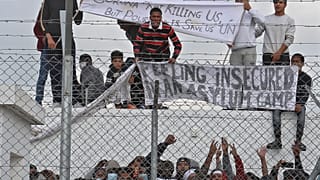 Nέα διαμαρτυρία πραγματοποιούν από το πρωί μετανάστες και πρόσφυγες στο Κέντρο Υποδοχής Πουρνάρα στην Κοκκινοτριμιθιά.