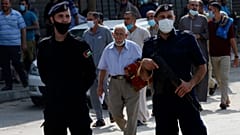 الفلسطينيون يبدأون التلقيح منتصف الشهر الحالي ويتسلمون ألفي جرعة من إسرائيل